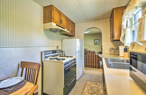 Stockton House | Quaint Stockton Escape Near Community Park!