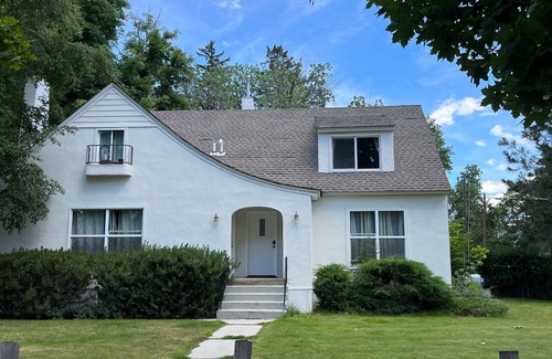 Hamilton Apartment | Quaint Studio in the Heart of Hamilton