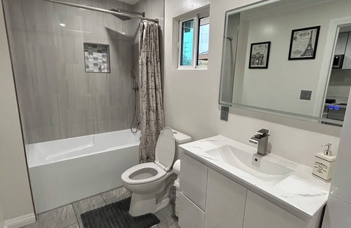 Harbor Apartment | Quaint studio with AC in lovely Lakewood