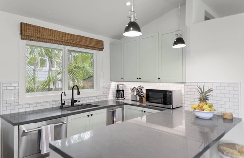 Lanikai House | Quaint Tropical Cottage w/Pool, Lanai & AC, Walk to Beach: Lanikai Ohana Hale