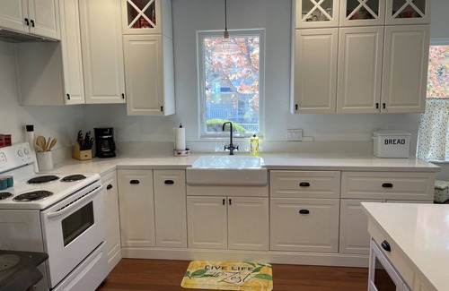 Murphys House | Quaint two bedroom residential home with wood stove