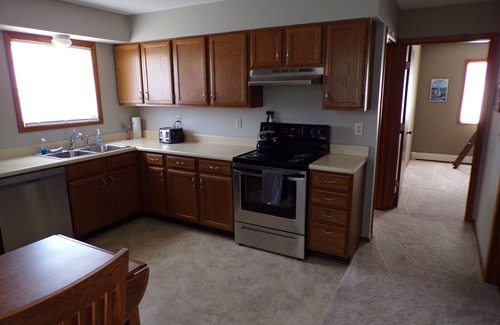 Washburn Apartment | Quaint updated apartment overlooking the Bay