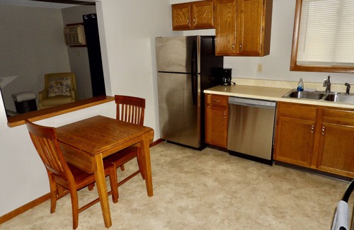 Washburn Apartment | Quaint updated apartment overlooking the Bay