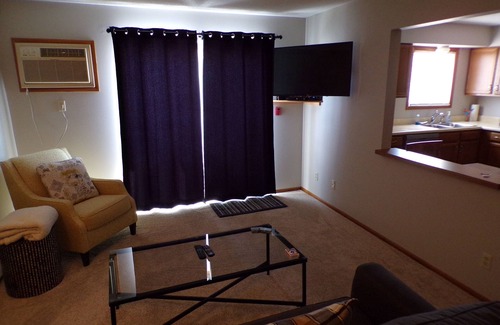 Washburn Apartment | Quaint updated apartment overlooking the Bay