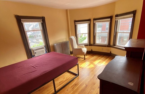 Emmaus House | QUAINT VICTORIAN HOUSE