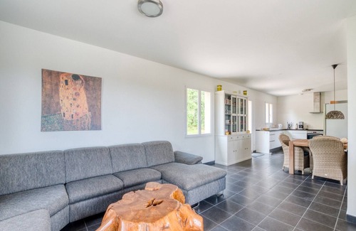 Sainte-Foy-de-Longas Villa | Quaint Villa in Aquitaine with swimming pool