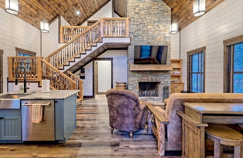 Clarkesville Cottage | Quaint Villa Near Tallulah Falls & Mtn Activities