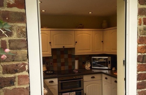 Northbourne Cottage | Quaint Village Location With Beautiful English Cottage Garden
