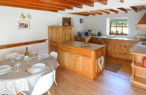 Hinderwell Cottage | QUAKERS COTTAGE, family friendly, with a garden in Hinderwell