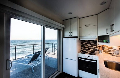 Regional District of Nanaimo Hotel | Qualicum Beach Ocean Suites