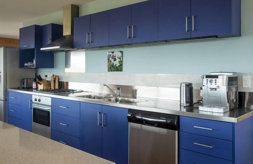 Ngaio Bay House | Quality home with stunning beach and magic views