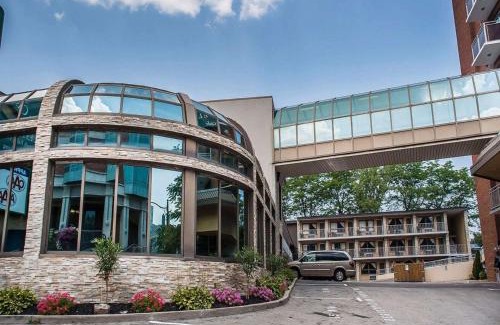 Fallsview Hotel | Quality Hotel Fallsview Cascade