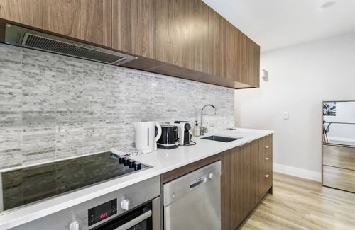 Albany Apartment | Quality in Heart of Albany | Wi-Fi | Free Parking
