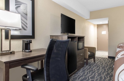 Richmond Hotel | Quality Inn and Conference Center