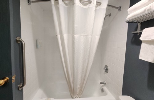 West Colorado Springs Hotel | Quality Inn and Suites Garden of the Gods