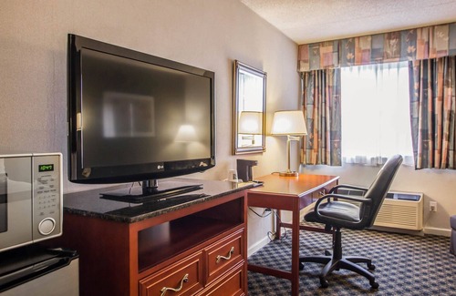 St. Charles Hotel | Quality Inn and Suites St Charles - West Chicago