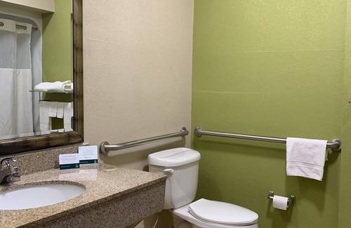 Stafford Hotel | Quality Inn and Suites