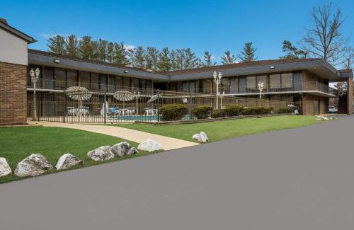 Skyland Hotel | Quality Inn Asheville Airport