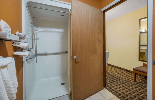 Ashland Hotel | Quality Inn Ashland East