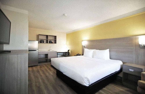 Aurora Hotel | Quality Inn Aurora Denver