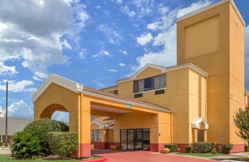Baytown Hotel | Quality Inn Baytown - Houston East