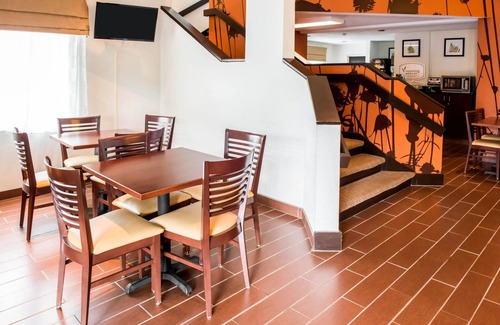 Bridgeport Hotel | Quality Inn Bridgeport - Clarksburg