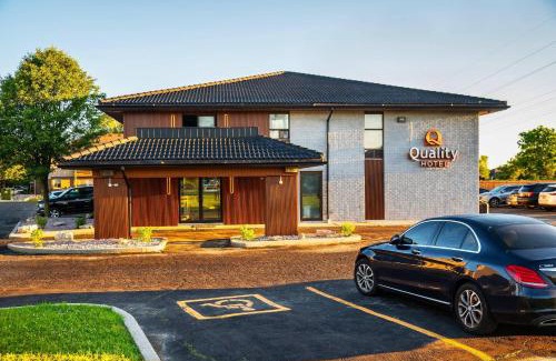 Chatham-Kent Hotel | Quality Inn