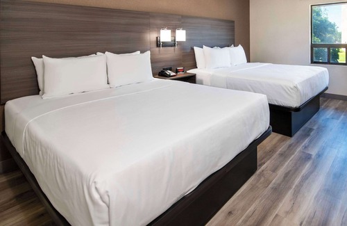 Chatham-Kent Hotel | Quality Inn