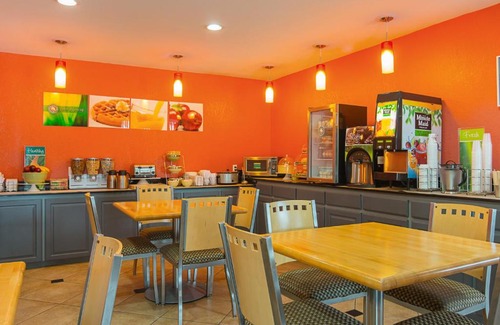 Carthage Hotel | Quality Inn Carthage