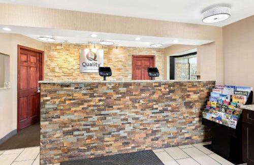 Middleburg Heights Hotel | Quality Inn Cleveland Airport
