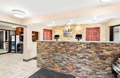 Middleburg Heights Hotel | Quality Inn Cleveland Airport