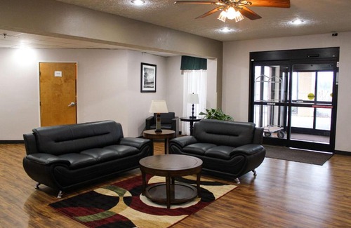 Clinton Hotel | Quality Inn Clinton-Knoxville North