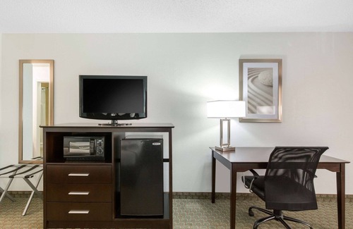 Clute Hotel | Quality Inn Clute Freeport