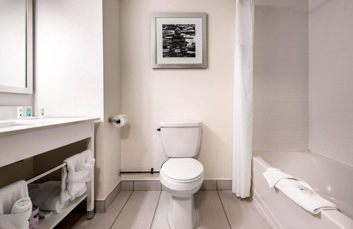 Orillia Hotel | Quality Inn & Conference Centre