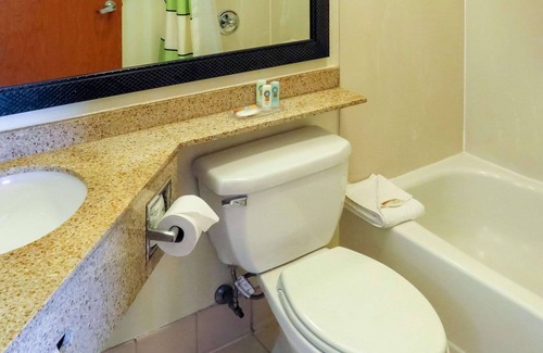 Cranberry Township Hotel | Quality Inn Cranberry Township