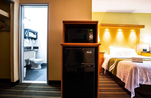 Cromwell Hotel | Quality Inn Cromwell - Middletown