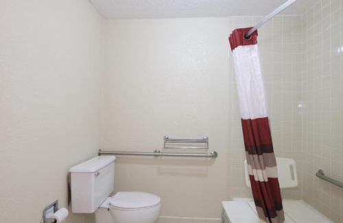 Emporia Hotel | Quality Inn Emporia