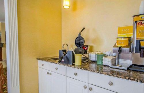Evansville Hotel | Quality Inn Evansville Eastland Area