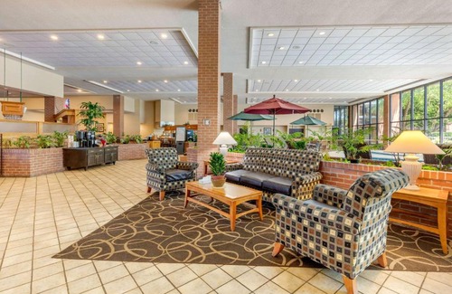 Clarksville Hotel | Quality Inn Exit 4