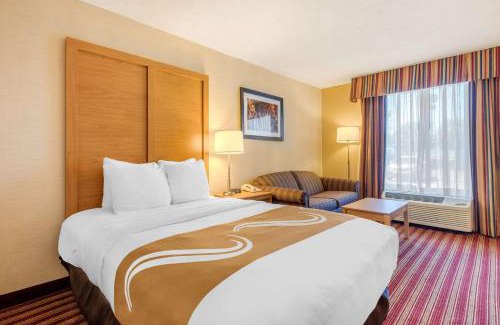 Clarksville Hotel | Quality Inn Exit 4
