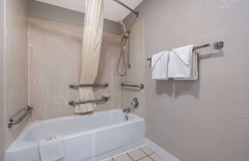 Dentsville Hotel | Quality Inn Fort Jackson