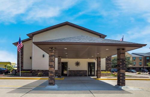 Galesburg Hotel | Quality Inn Galesburg near US Highway 34 and I-74