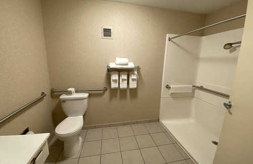 Geneseo Hotel | Quality Inn Geneseo