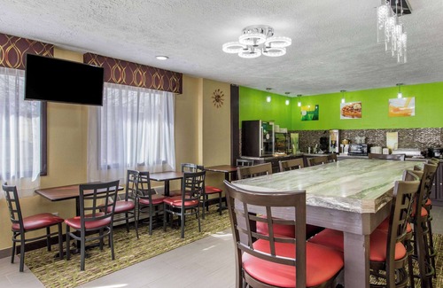 Grand Rapids Hotel | Quality Inn Grand Rapids Near Dowtown