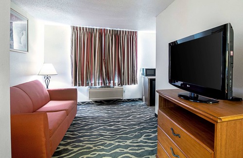 Huron Hotel | Quality Inn Huron