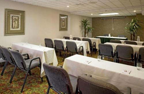 Orange Park Hotel | Quality Inn Jacksonville - Orange Park near Naval Air Station