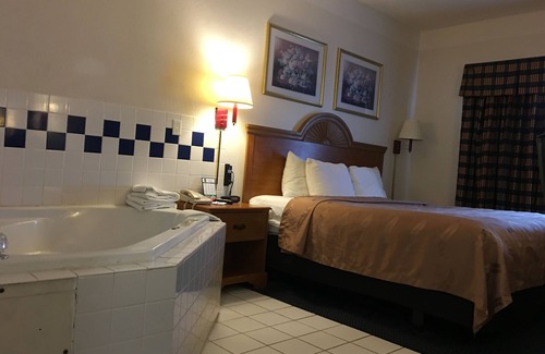 Kalamazoo Hotel | Quality Inn Kalamazoo near Wings Stadium