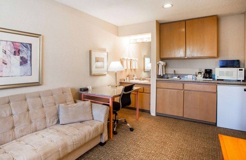 Totem Lake Hotel | Quality Inn Kirkland