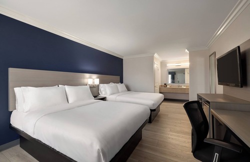 Lake Elsinore Hotel | Quality Inn Lake Elsinore I-15