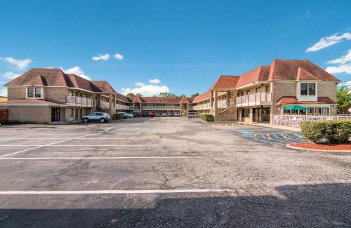 Northwest Hotel | Quality Inn Little Creek